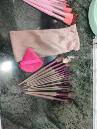 Lote 26 brochas y pinceles de maquillaje nuevas