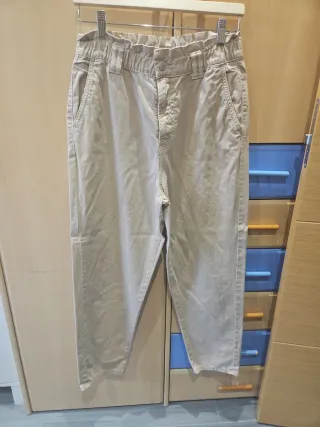 Pantalón baggy beige