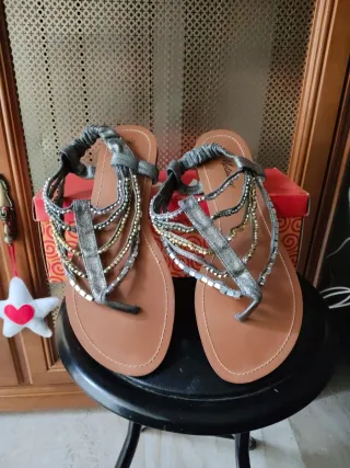 Sandalias bisutería nuevas T.40