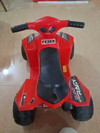 Quad Feber a Batería Rojo, se vende con su cargado