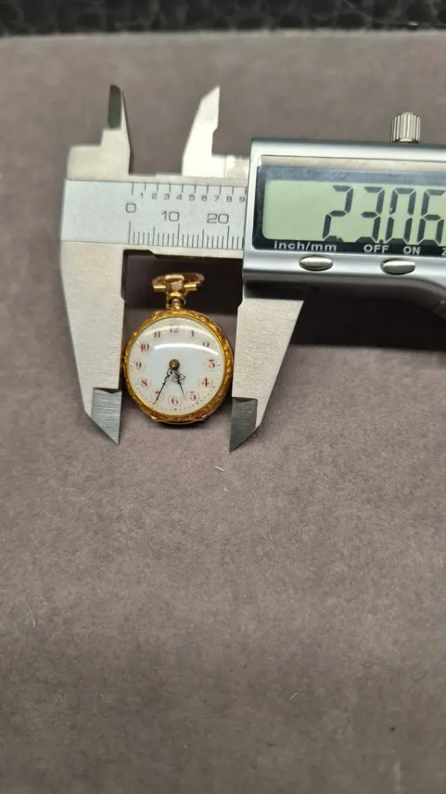 Reloj de oro y diamantes para señora