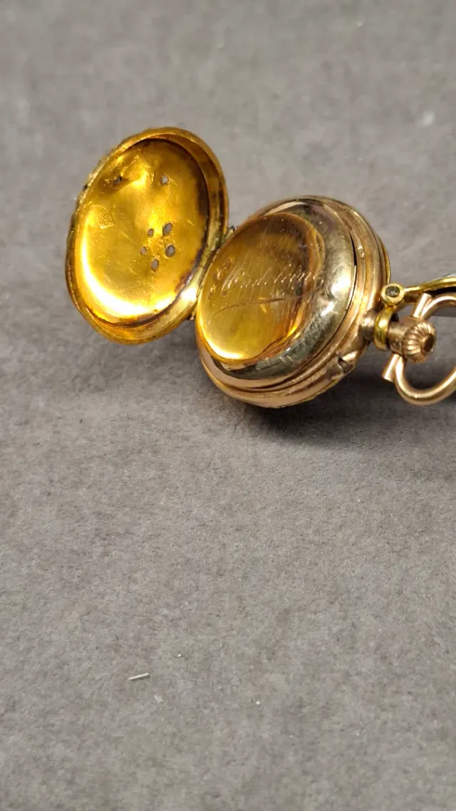 Reloj de oro y diamantes para señora