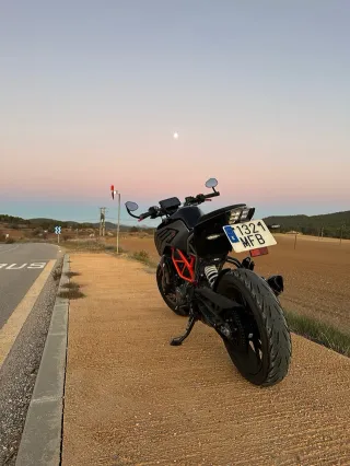 KTM DUKE 125 2022