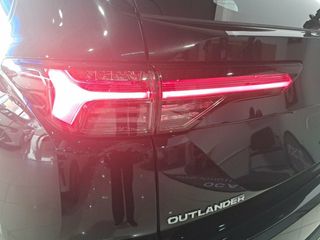 Mitsubishi Outlander PHEV Kaiteki+ 4WD