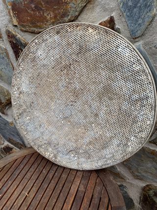 Criba antigua para cereales