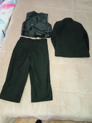 Traje de fiesta negro niño talla 6 leda a un niño