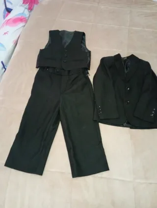 Traje de fiesta negro niño talla 6 leda a un niño