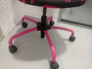 Silla juvenil con ruedas