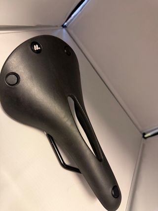 Sillín de bicicleta negro