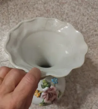 Vaso Capodimonte decorato con fiori