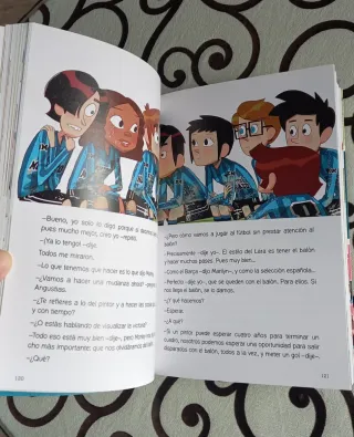 Los Futbolísimos 5: El misterio del robo imposi...