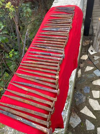 Clavos rústicos de forja antiguos