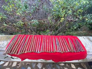 Clavos rústicos de forja antiguos