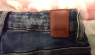 Pantalón vaquero oscuro