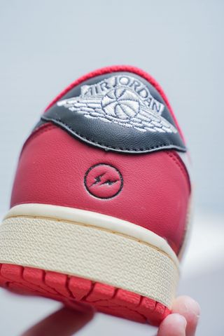 Jordan 1 Scarpe Nuove con Scatola Taglia 39