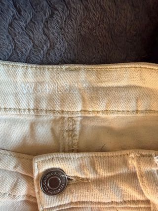Pantalón vaquero beige