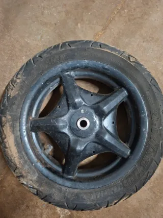 Llanta yamaha cygnus con disco de freno neumático