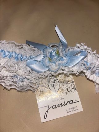 Liga de encaje azul y blanco