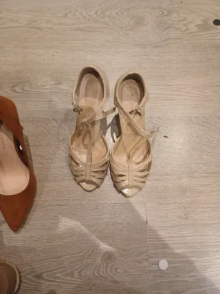 Zapatos planos y sandalias