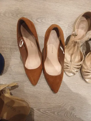 Zapatos planos y sandalias