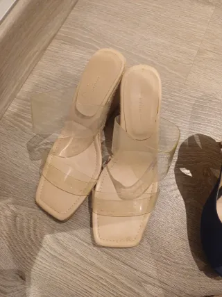 Zapatos planos y sandalias