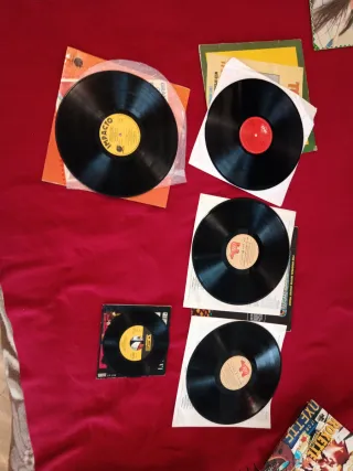 Vinilos De Película. 3 LP's, 1 doble. Y un single.