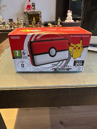 Nintendo 2DS XL Edición Poké Ball Roja
