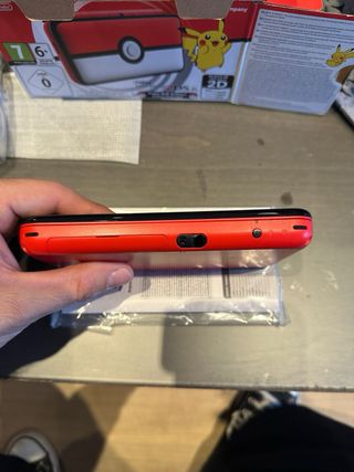 Nintendo 2DS XL Edición Poké Ball Roja