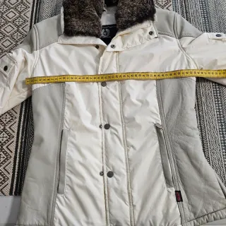 Belstaff L chaqueta blanca acolchada cuello pelo