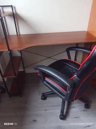 Escritorio madera y metal nuevo