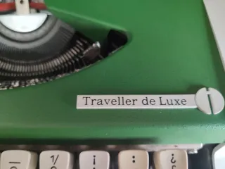 Máquina de escribir Olympia Traveller de Luxe