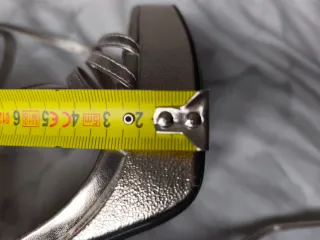 Sandalias Zara tacón fiesta doradas talla 39