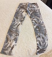 Vaqueros estampados grises y blancos Talla S