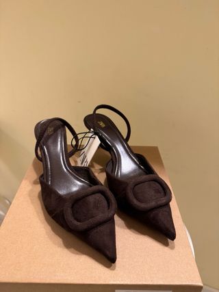 Sandalias tacón Zara marrón hebilla