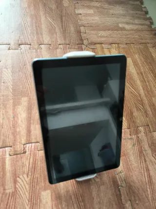 Soporte Tablet Blanco y Verde