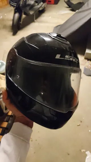 Cascos integral LS2 Negro y Casco avionero hjc