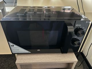 Microwave OK. 20L 700W
