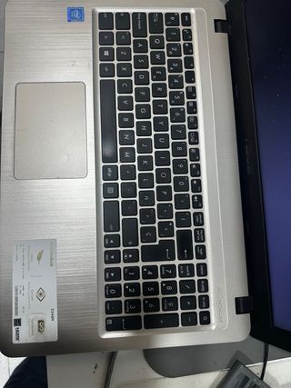 Portátil Asus VivoBook X548M