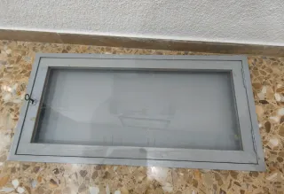 Vitrina expositora madera con llave 80x40cm