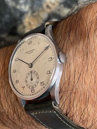 Reloj Universal Geneve Bauhaus 34mm