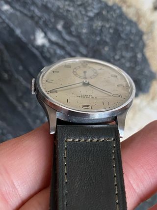 Reloj Universal Geneve Bauhaus 34mm