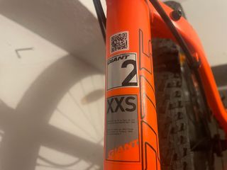 Bicicleta da montagna Giant arancione