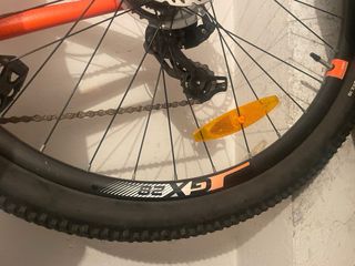 Bicicleta da montagna Giant arancione