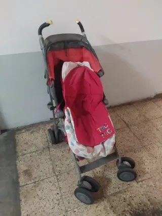 Silla de paseo Maclaren gris y roja
