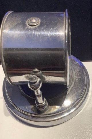 Reloj de mesa cromado vintage basculante