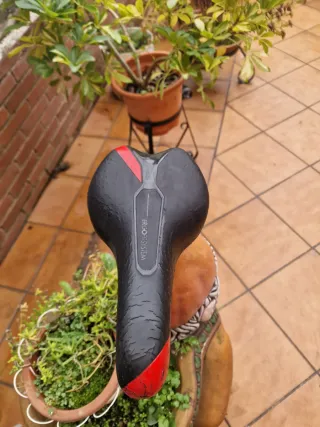 Sillín bicicleta ERGO SYSTEM + protector