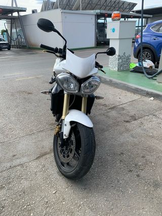 Triumph Street Triple 675