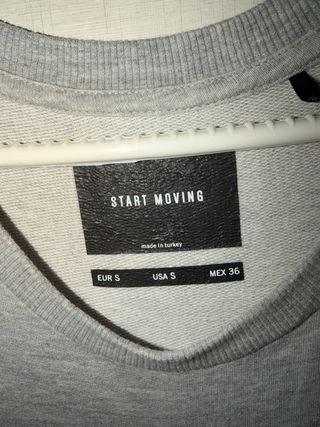 Camiseta Bershka gris sin mangas talla M