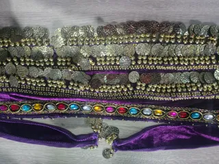 Conjunto sujetador y cinturón danza vientre