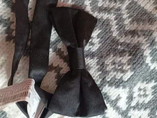 Pajarita de raso negra